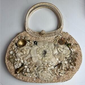Vintage 1960 Caron Straw Wicker Round Seashell Embellished Purse Handbag Beige